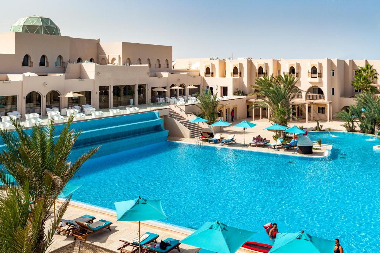 Tui Blue Palm Beach Palace Djerba - Adult Only Midoun Exterior foto The pool at the resort