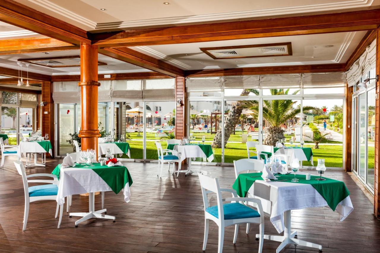 Tui Blue Palm Beach Palace Djerba - Adult Only Midoun Exterior foto Restaurant at the resort