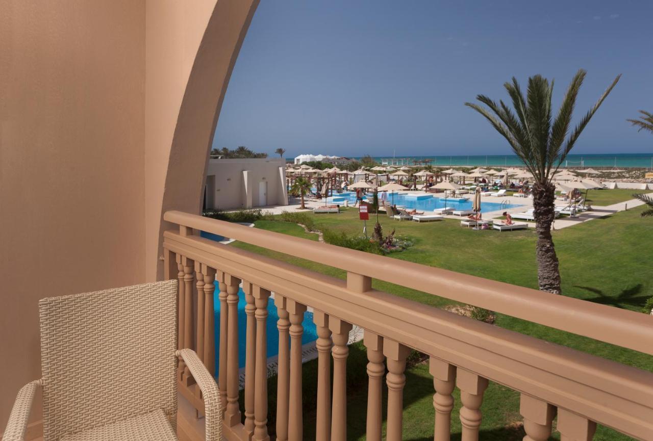 Tui Blue Palm Beach Palace Djerba - Adult Only Midoun Exterior foto Balcony of a hotel room