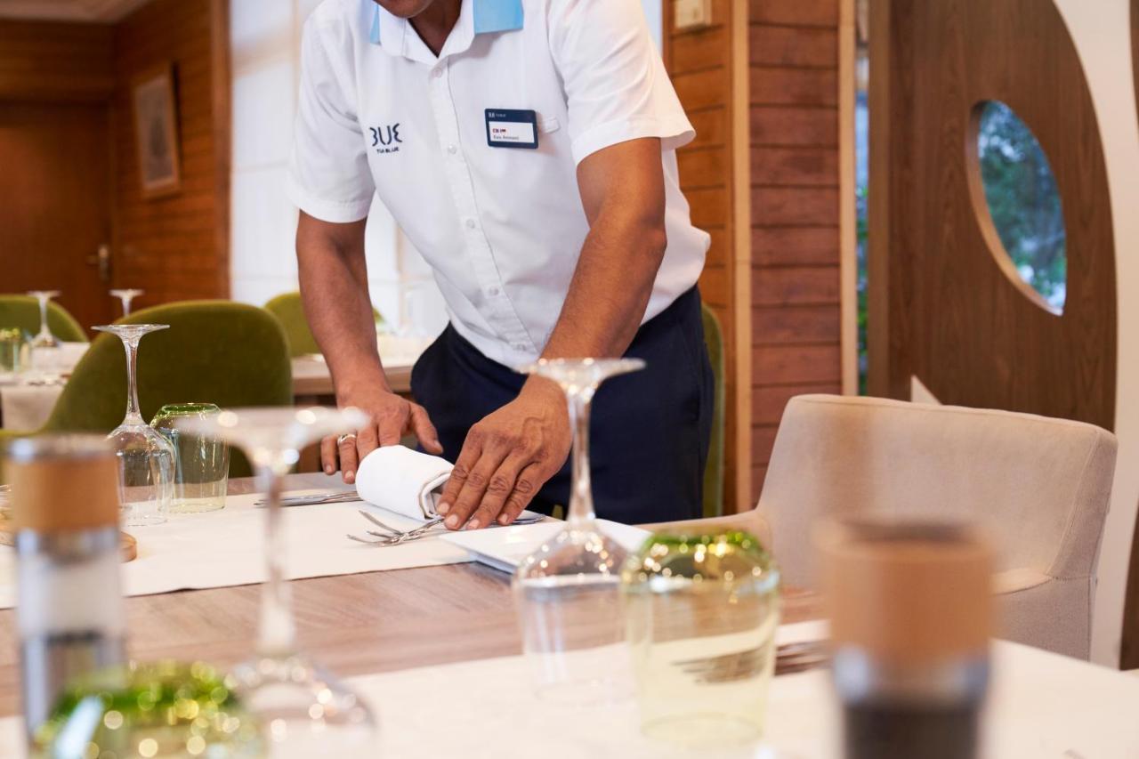 Tui Blue Palm Beach Palace Djerba - Adult Only Midoun Exterior foto A restaurant server