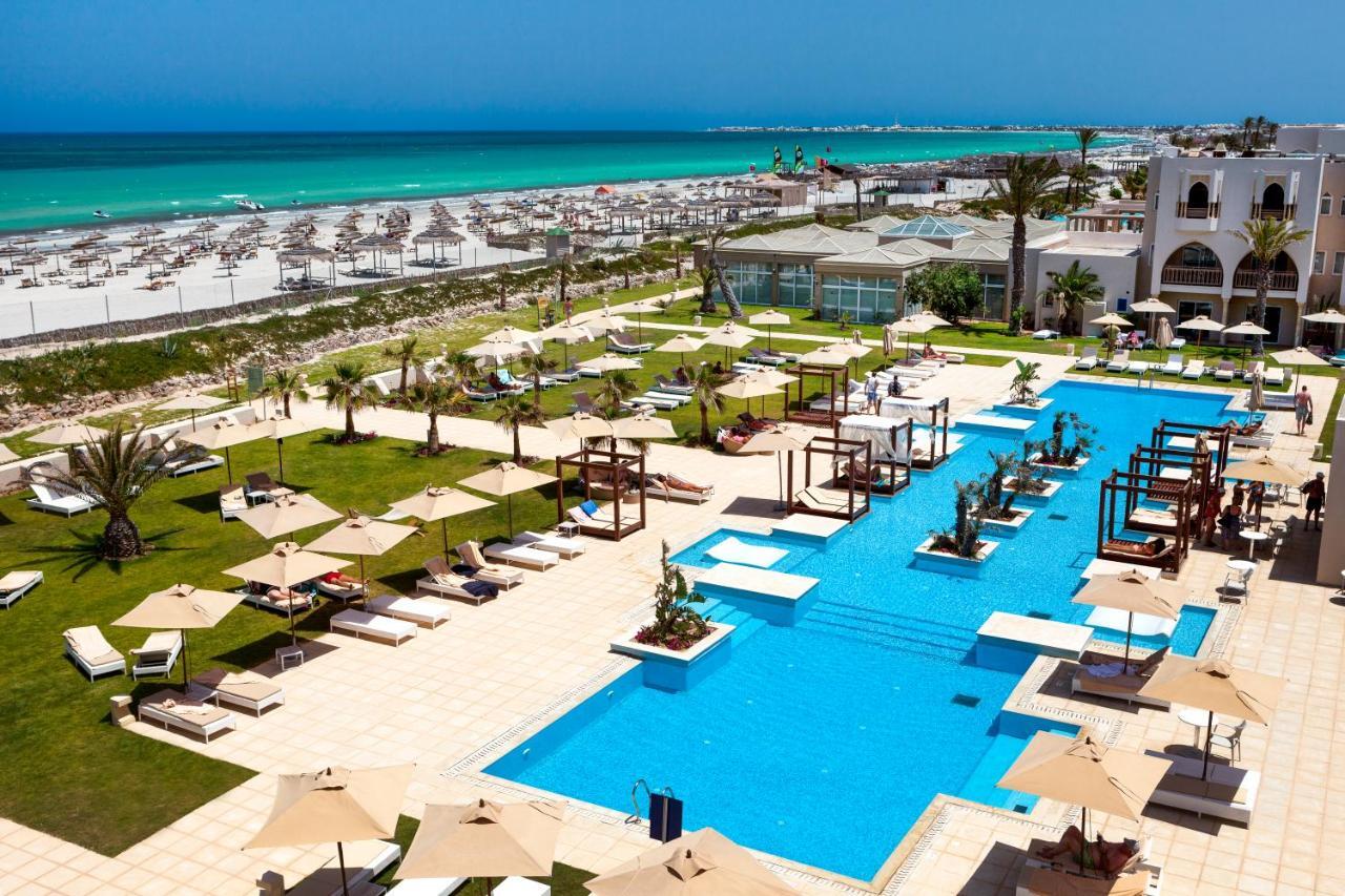 Tui Blue Palm Beach Palace Djerba - Adult Only Midoun Exterior foto The swimming pool at the hotel